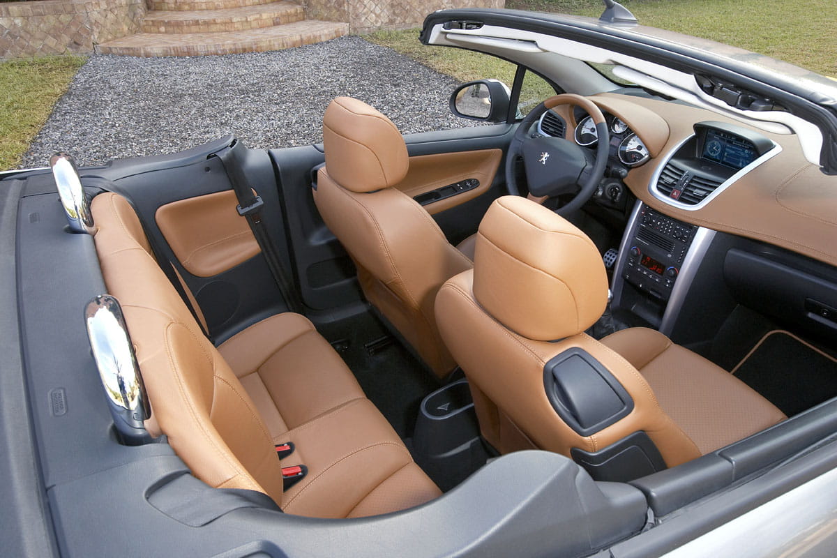 Peugeot 207 CC interior