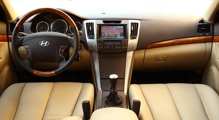hyndai-sonata-2009-interior-0