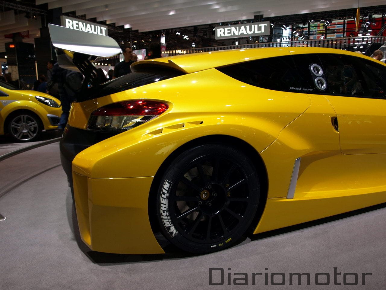 Renault Mégane Coupé Thropy en París 200