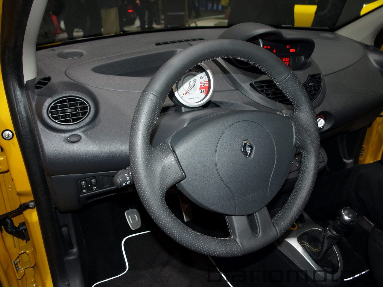 renault-twingo-rs-paris-2008-13