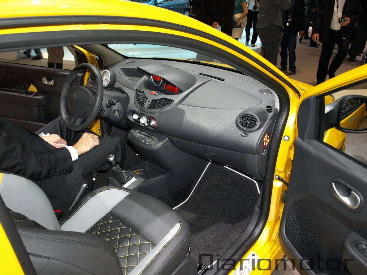 renault-twingo-rs-paris-2008-8