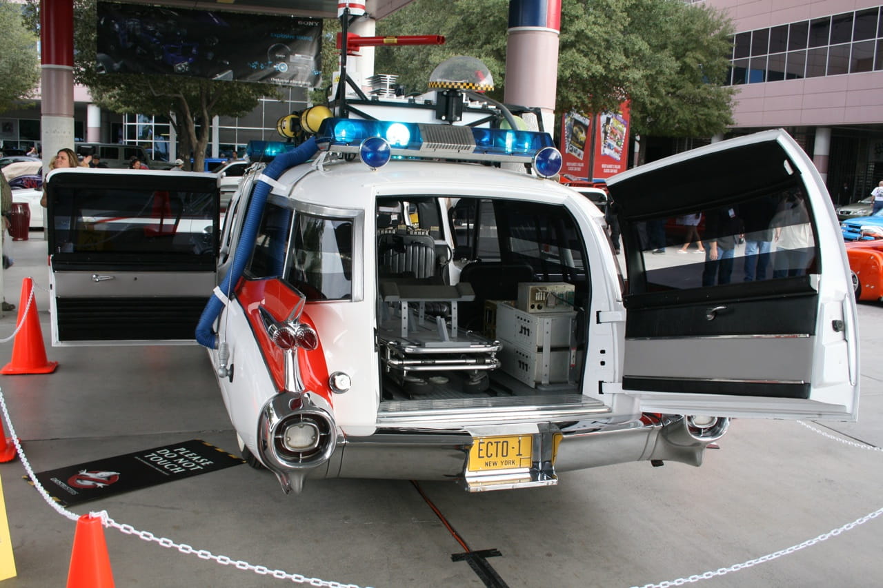 ECTO-1, la ambulancia de Cazafantasmas en el SEMA