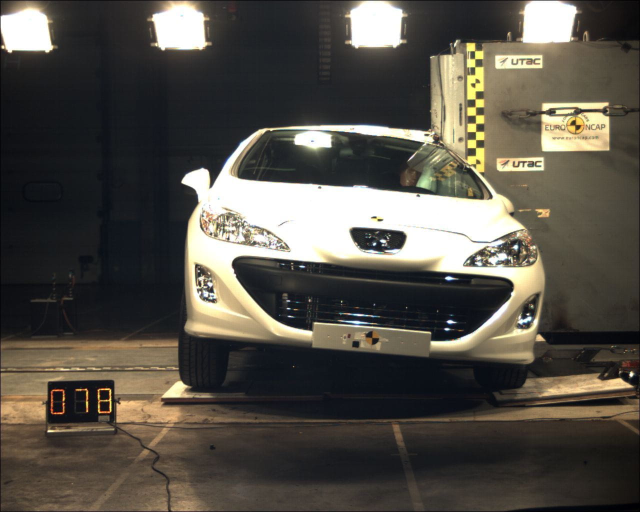 euroncap-peugeot-308cc-02