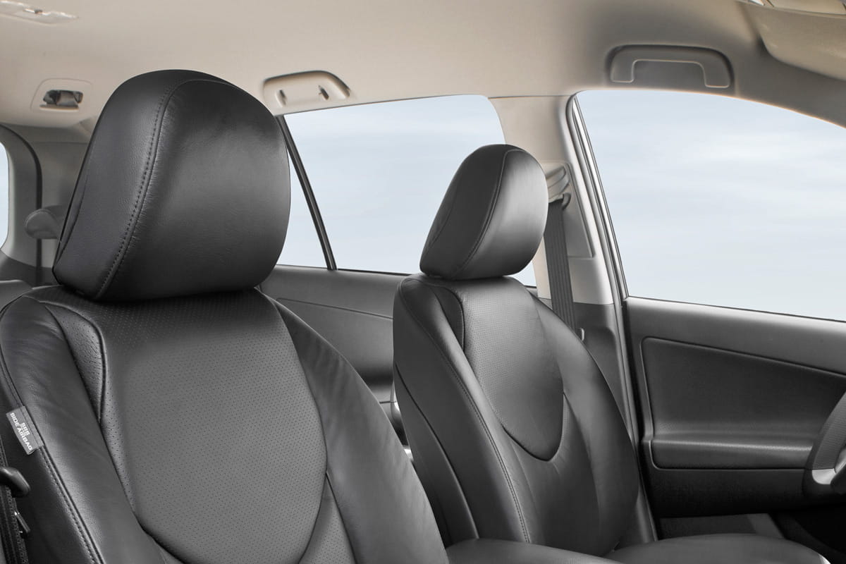 Toyota RAV4 2009 - Interior 1
