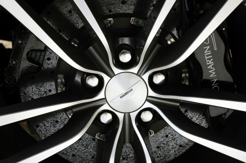 Aston Martin DBS Volante