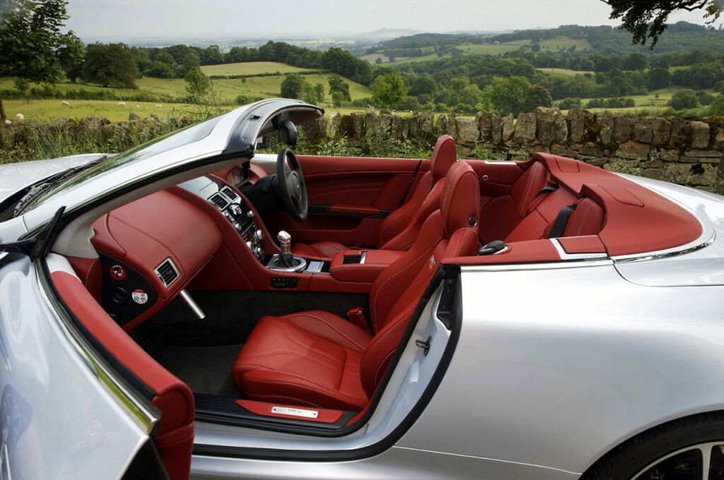 Aston Martin DBS Volante