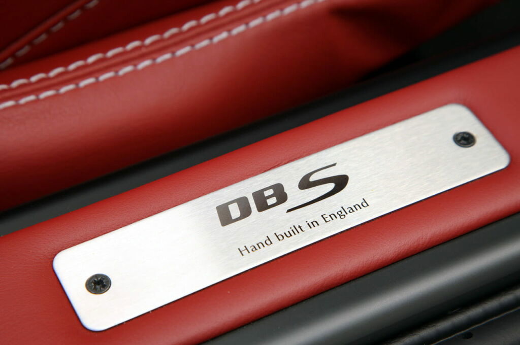 Aston Martin DBS Volante