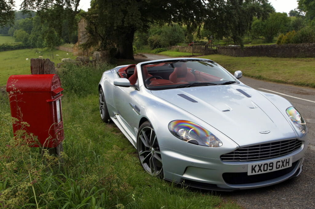 Aston Martin DBS Volante