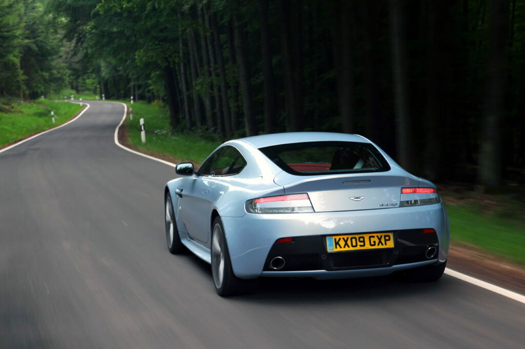 Aston Martin V12 Vantage
