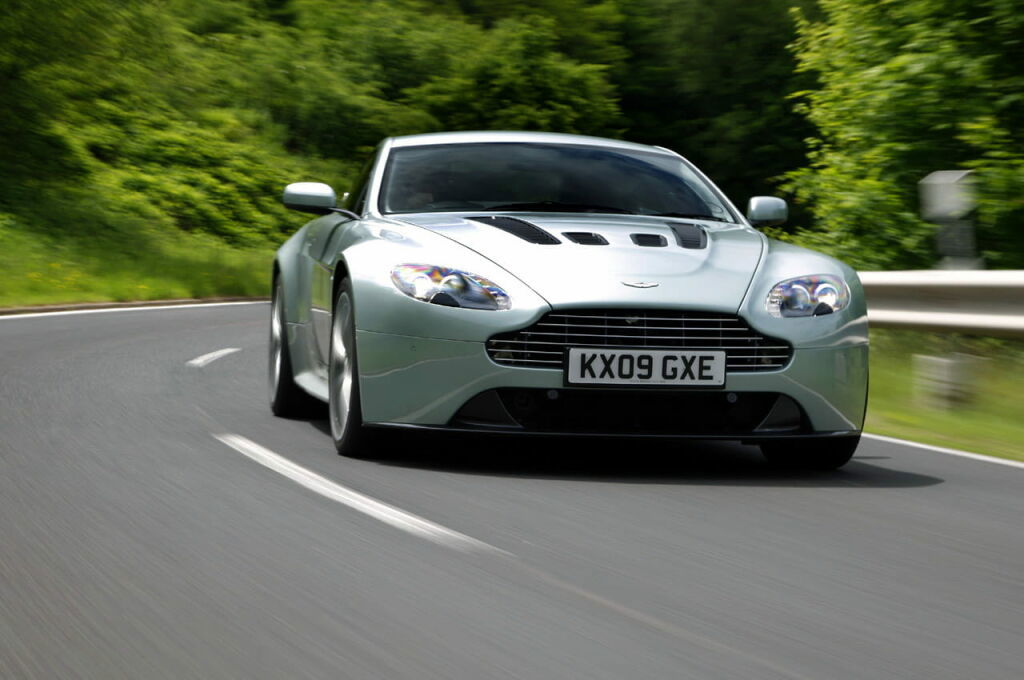 Aston Martin V12 Vantage