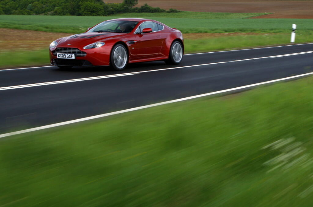 Aston Martin V12 Vantage