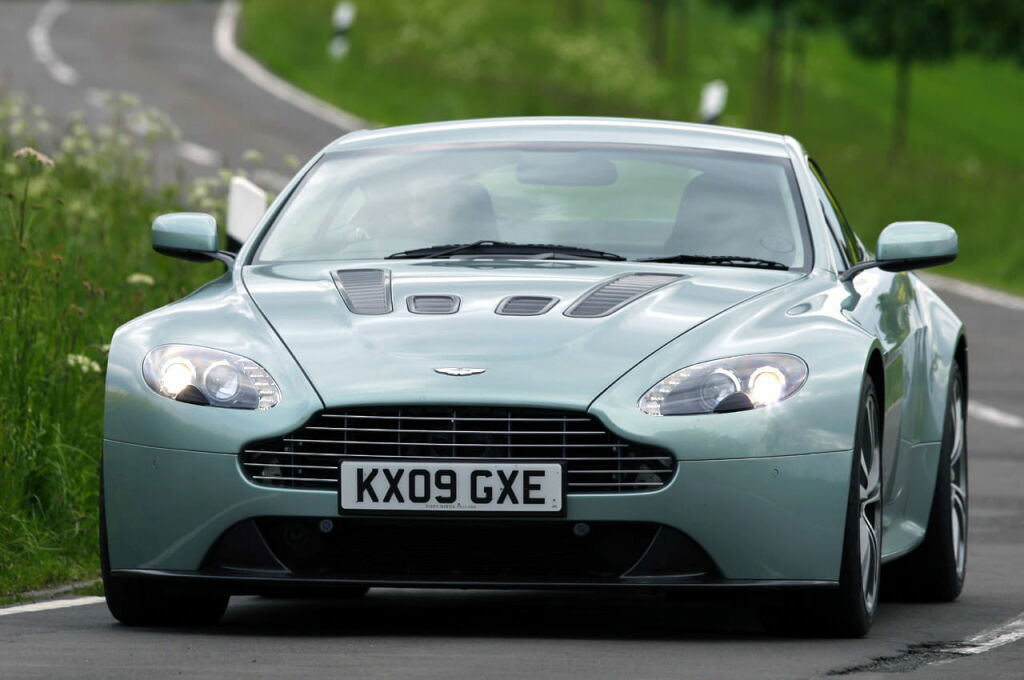 Aston Martin V12 Vantage