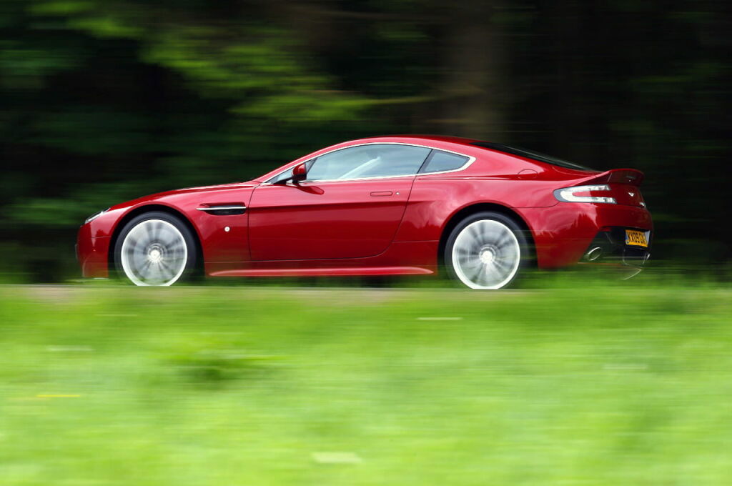 Aston Martin V12 Vantage