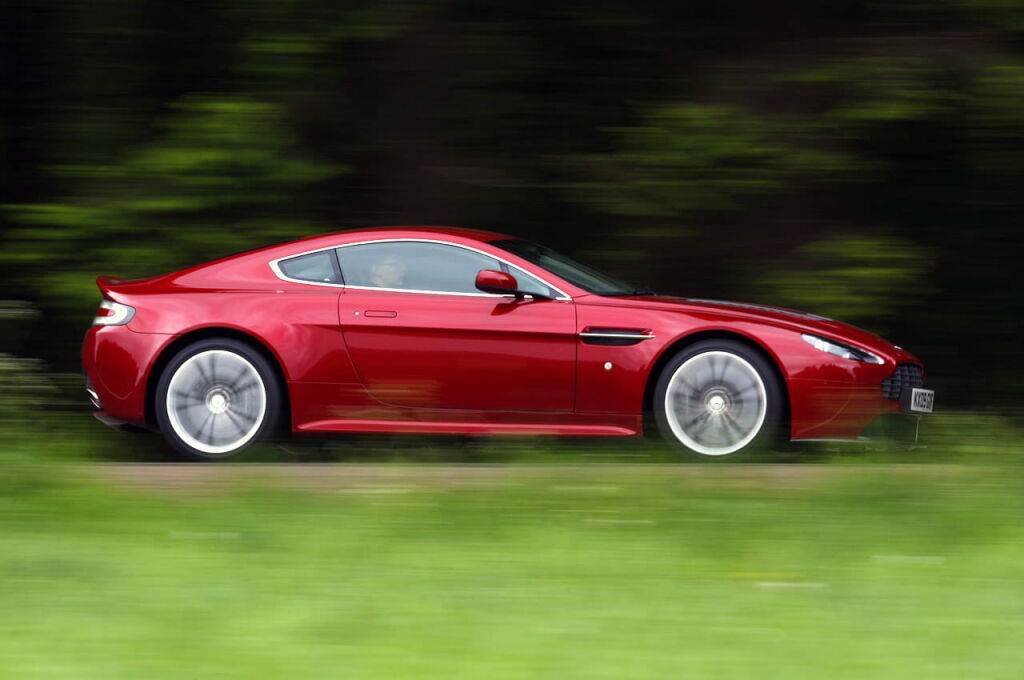Aston Martin V12 Vantage