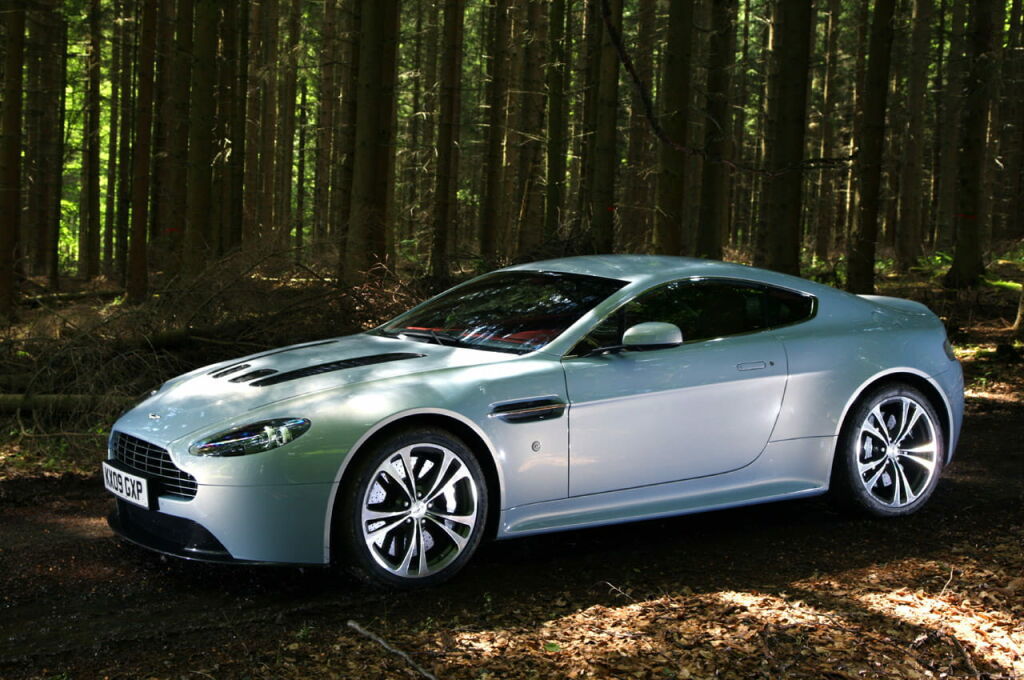 Aston Martin V12 Vantage