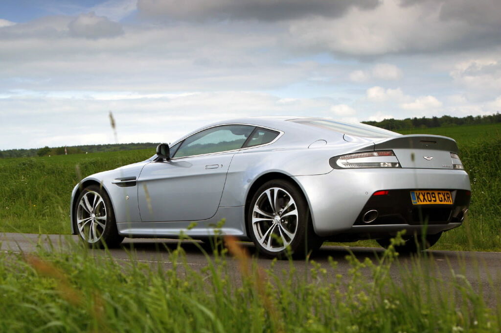 Aston Martin V12 Vantage