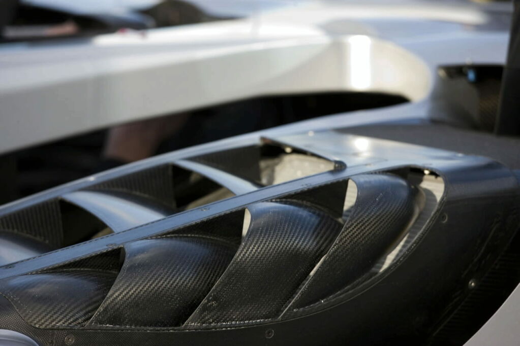 Audi R15