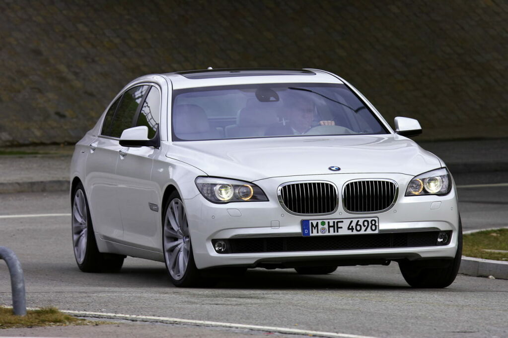bmw-760i-760li-11