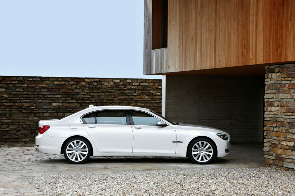 bmw-760i-760li-16