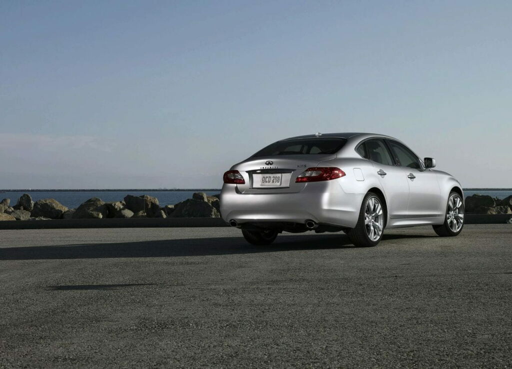 infiniti-m-2011-1