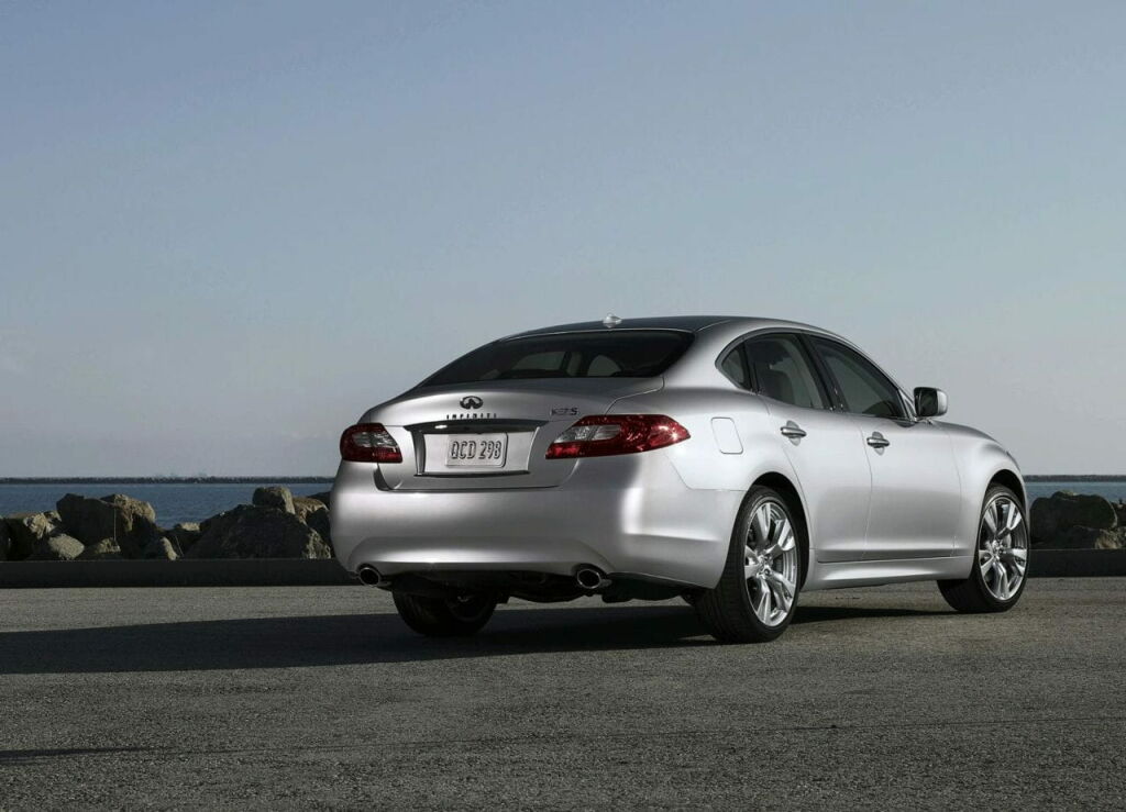 infiniti-m-2011-2