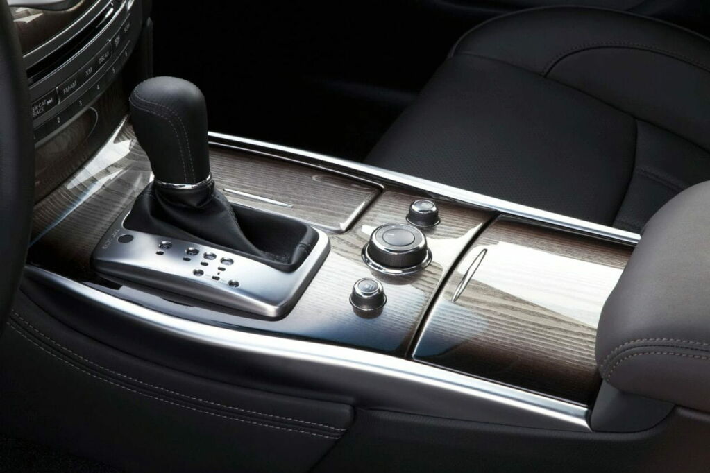 infiniti-m-2011-45