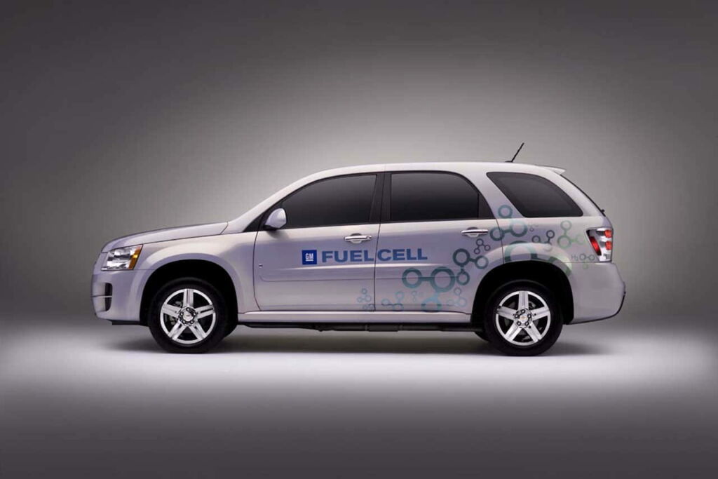 Chevrolet-Equinox-Fuel-Cell-1