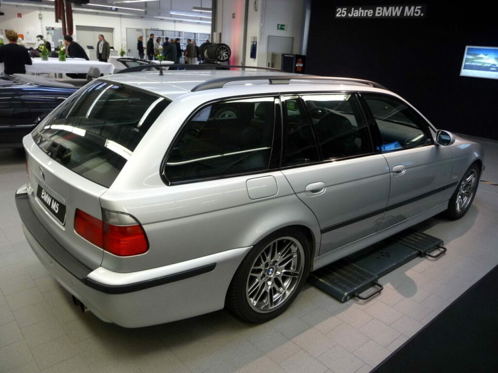 bmw-m5-e39-touring-1