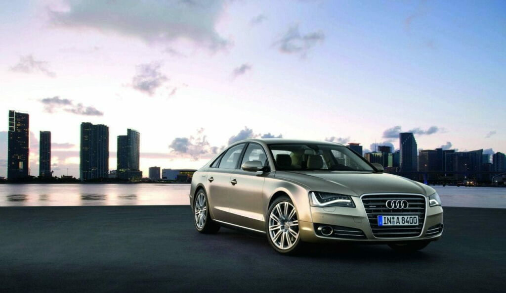 Audi A8 2011-3