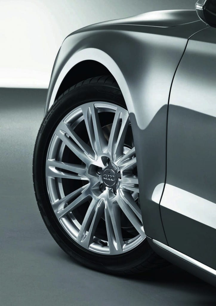Audi A8 2011-36
