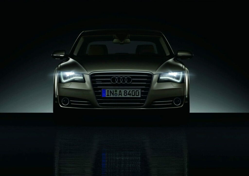 Audi A8 2011-37
