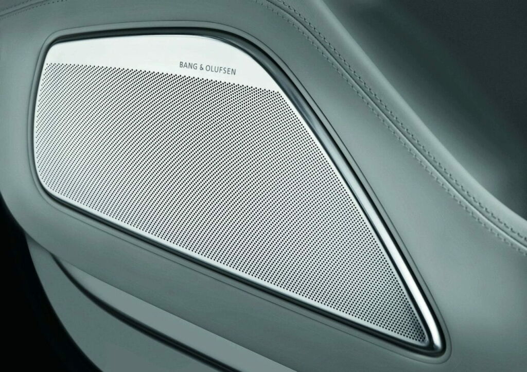 Audi A8 2011-41