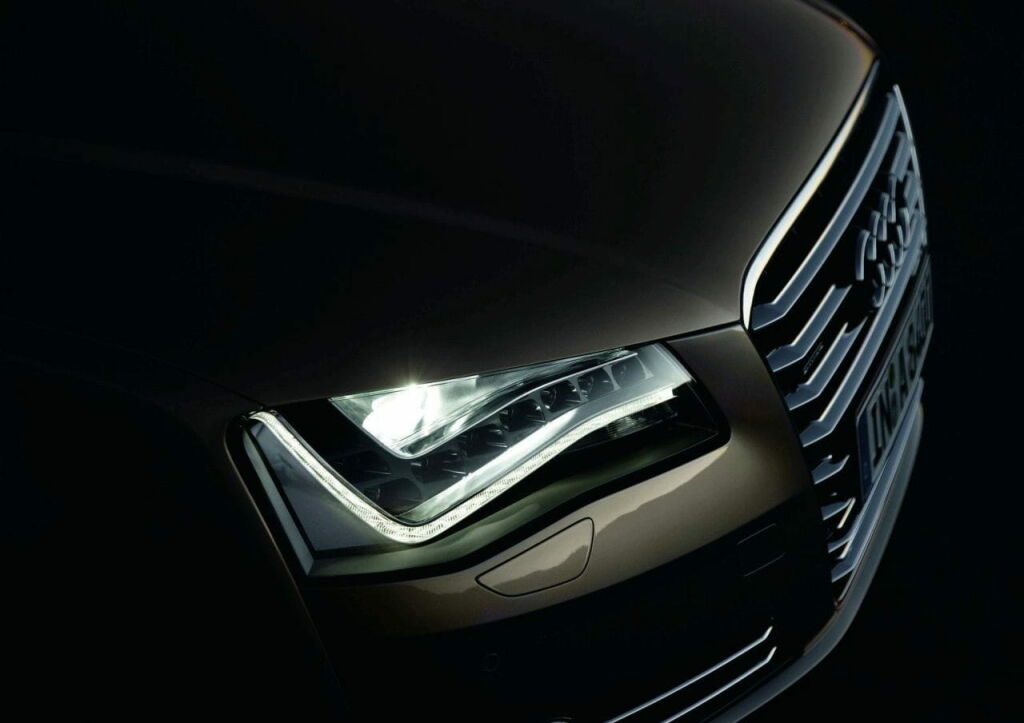 Audi A8 2011-42