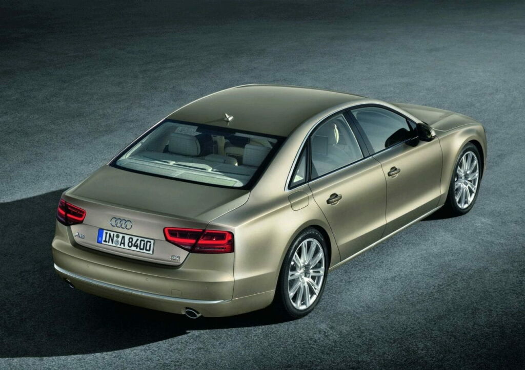 Audi A8 2011-45