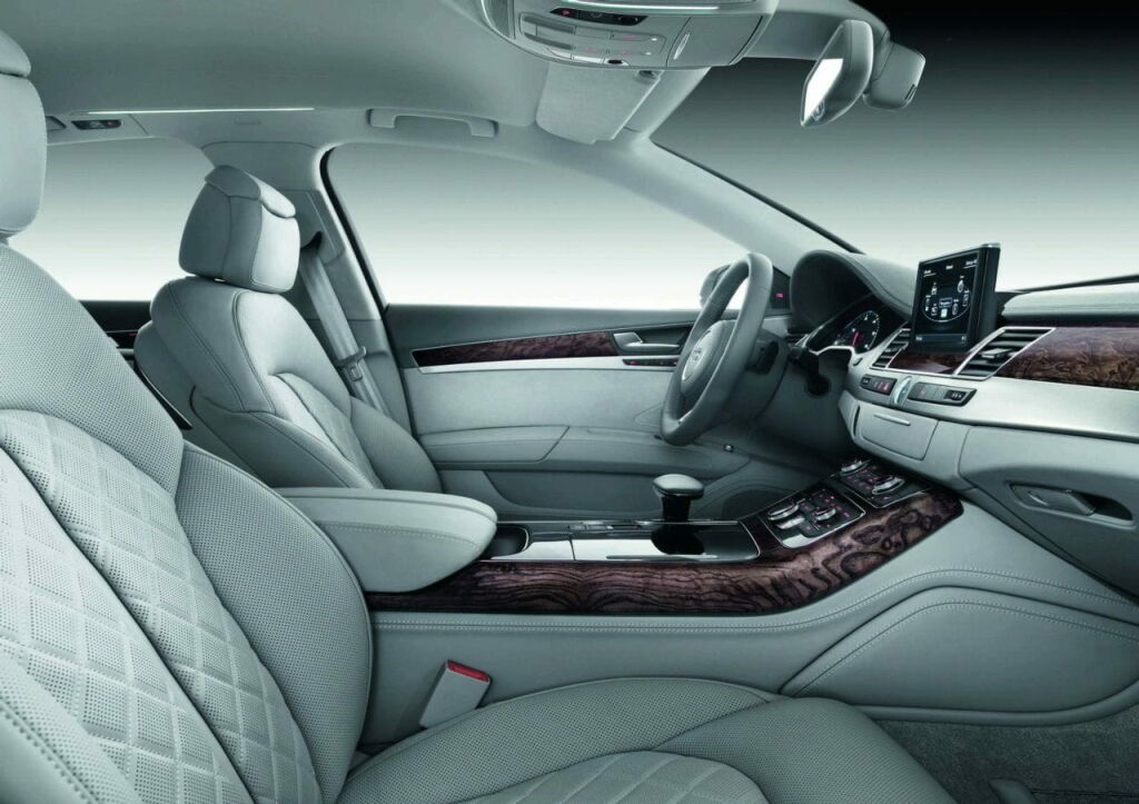 Audi A8 2011-58