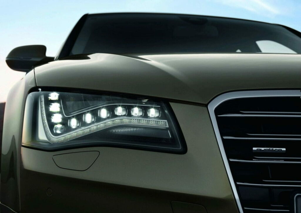 Audi A8 2011-59
