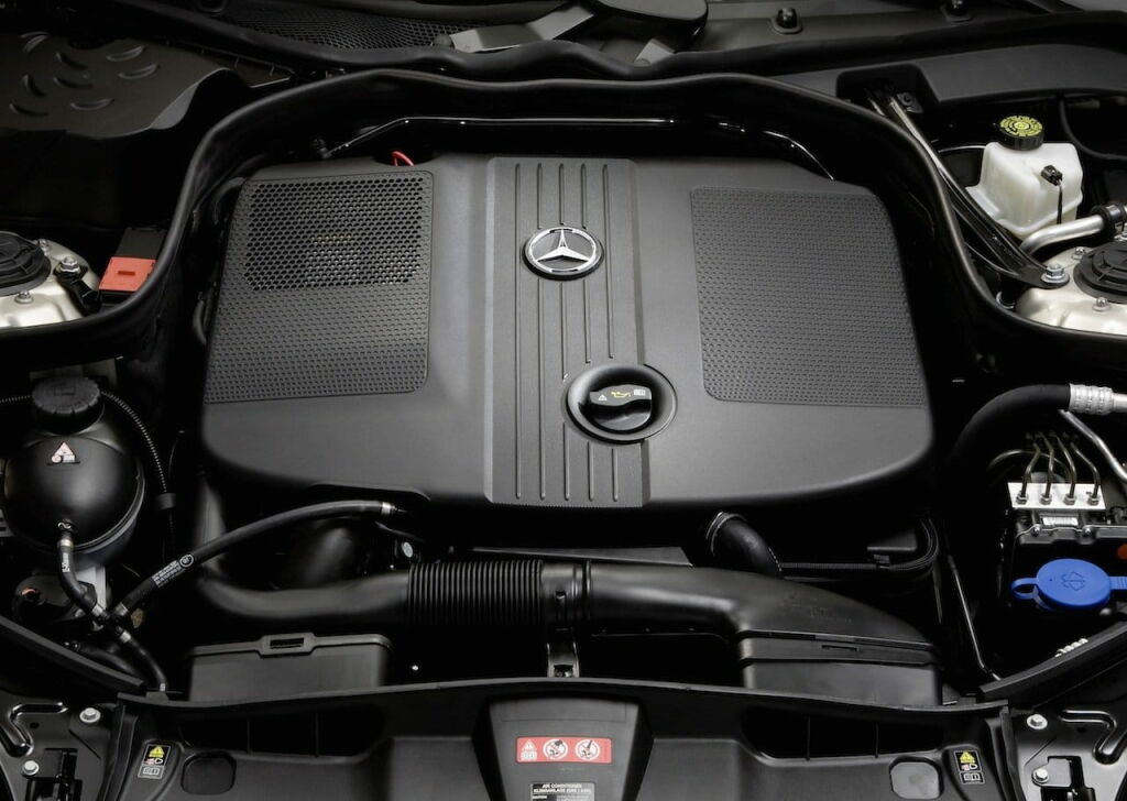 Mercedes Clase E Coupé E 200 CGI BE y E 220 CDI BE
