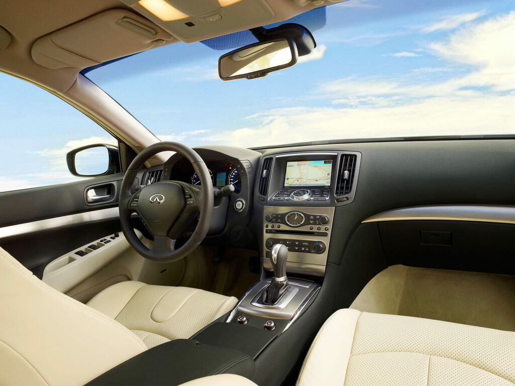 Infiniti G 2010