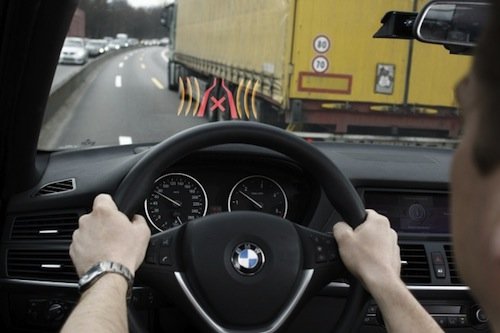 BMW narrow-passage assistant