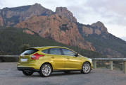 ford-focus-5puertas-2012-9