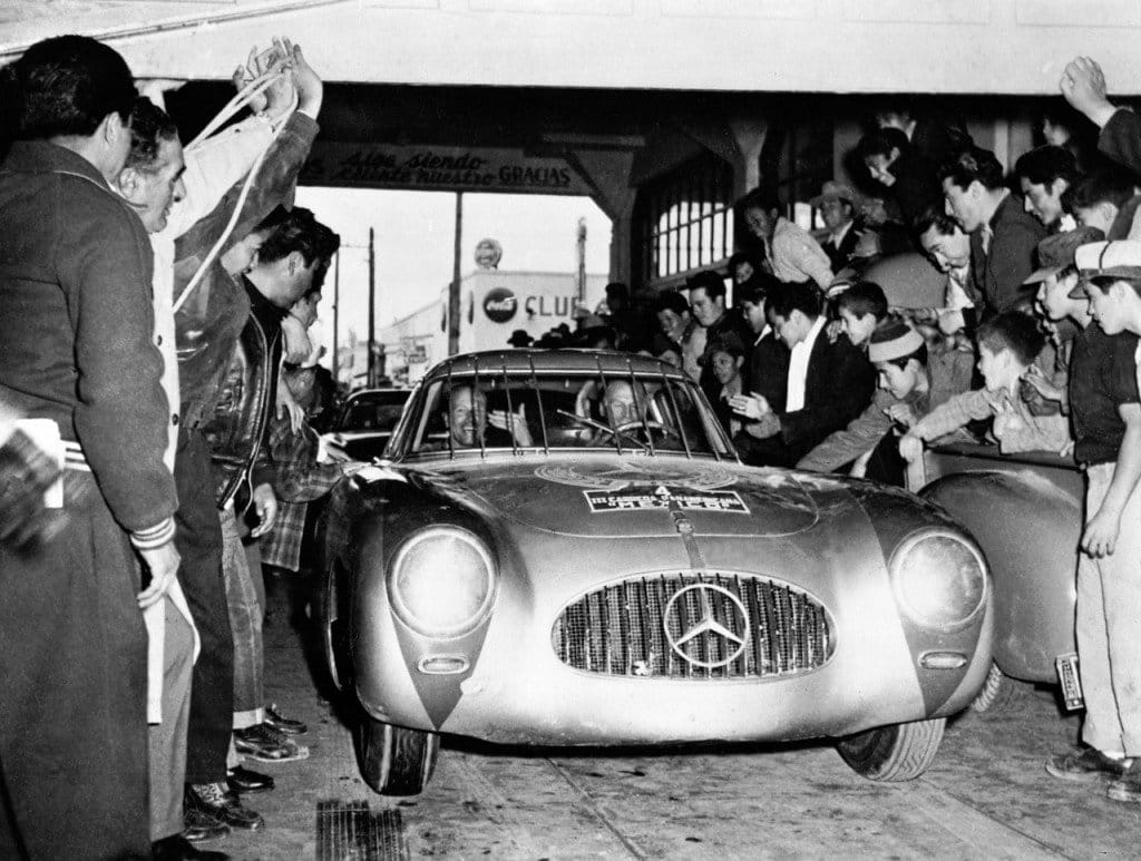 El Mercedes 300 SL vuelve a la Carrera Panamericana acompañado del SLS AMG