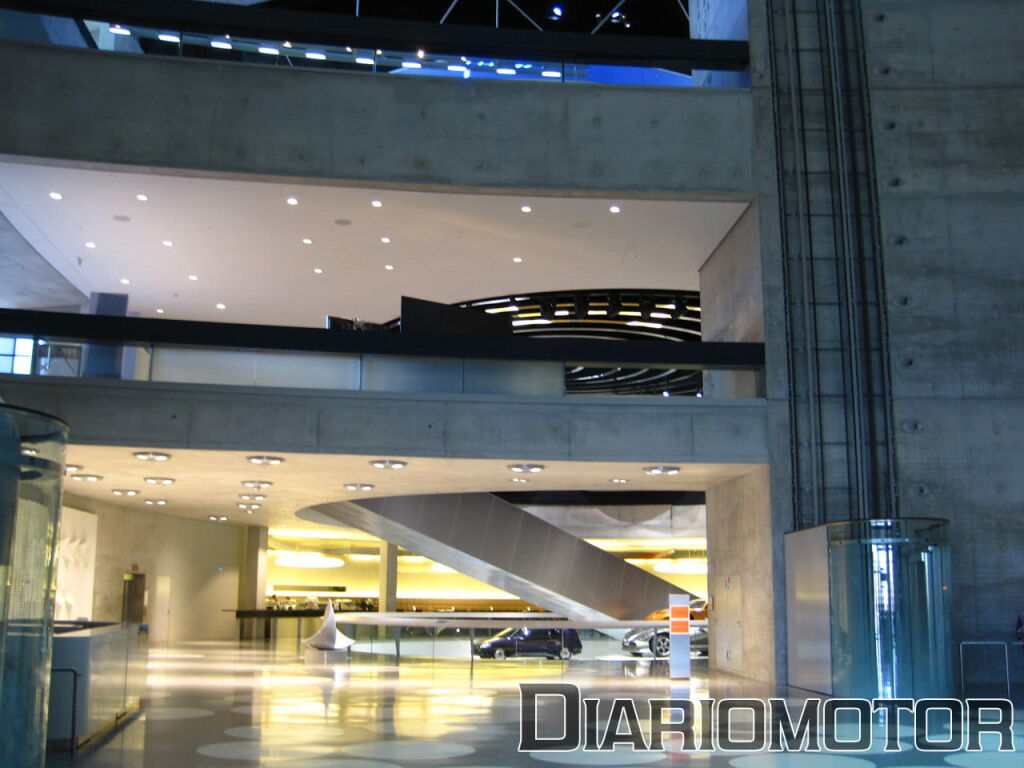 Visita al Museo Mercedes en Stuttgart