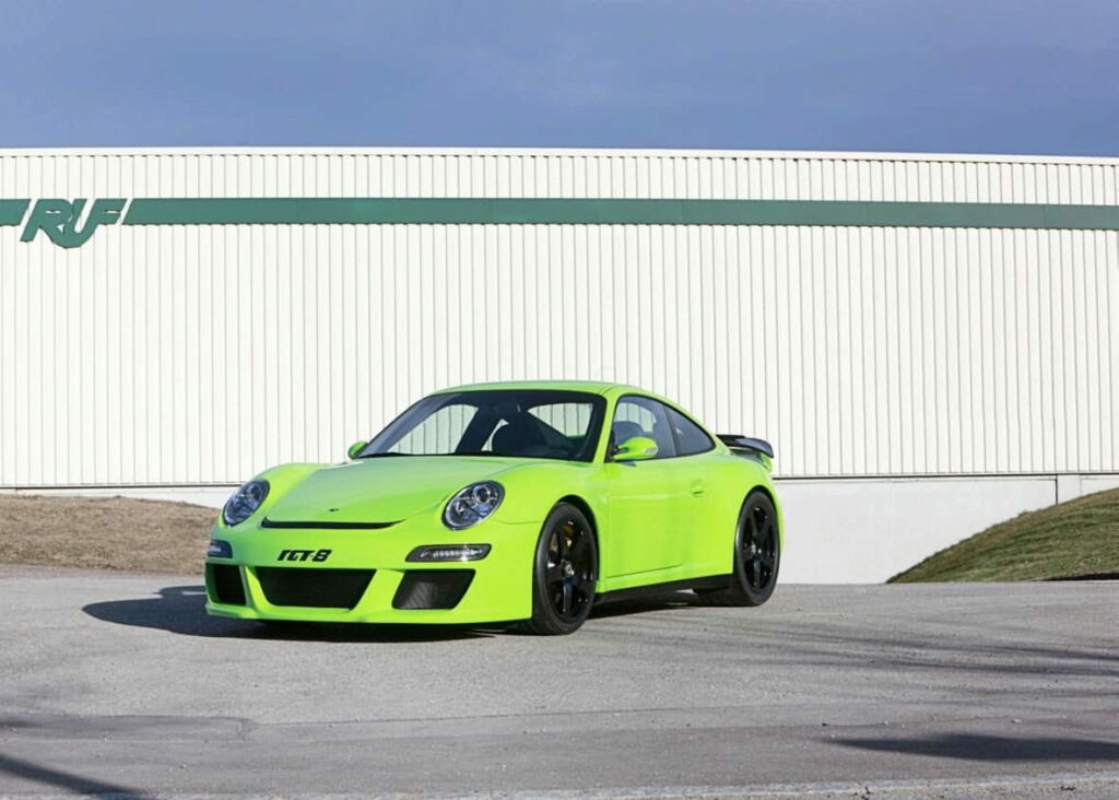 RUF transplanta un motor V8 a un Porsche 911