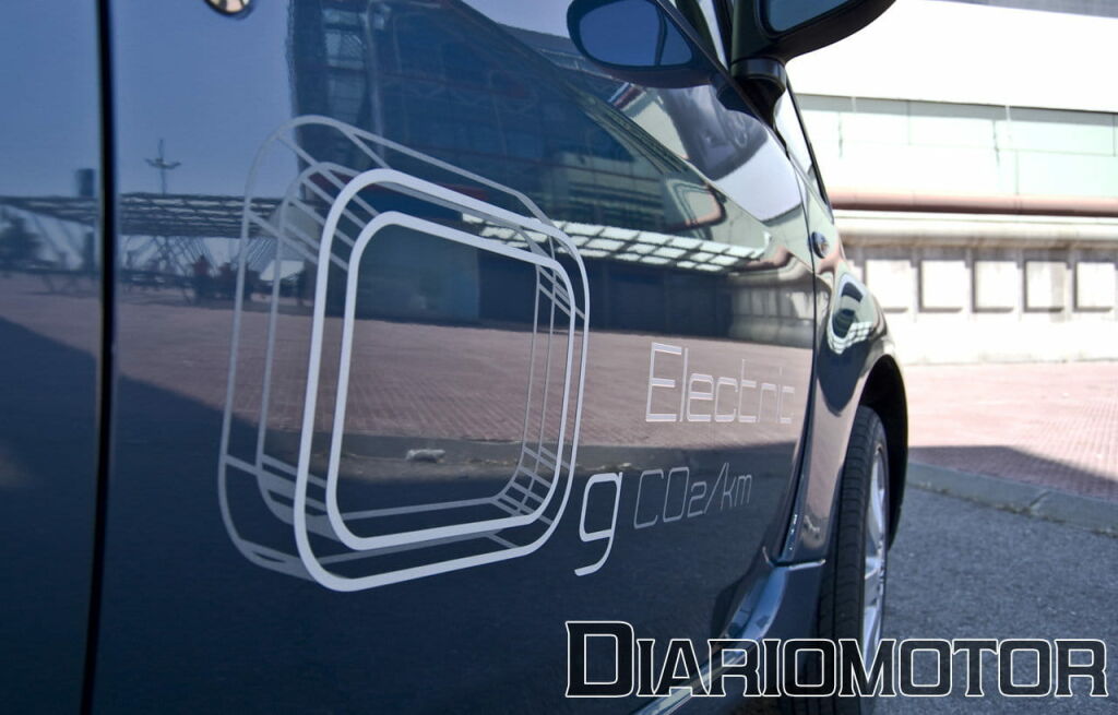 Peugeot iOn en el Salón de Madrid 2010