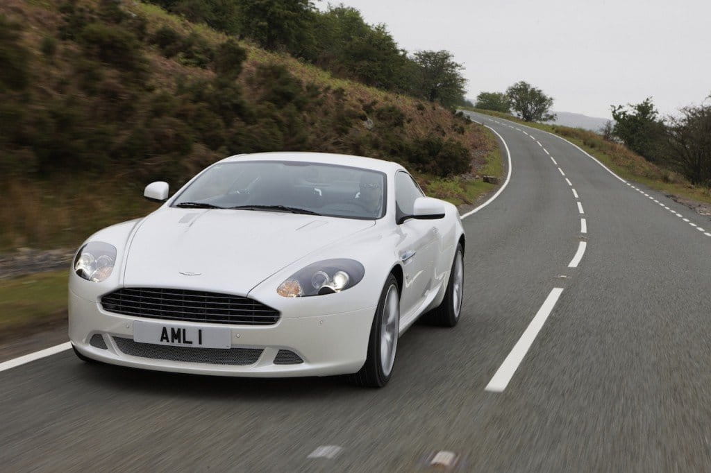 aston-martin-db9-2011-4