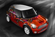 Mini Cooper Life Ball 2010 por Diane von Furstenberg