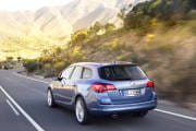 Opel Astra Sports Tourer 2010