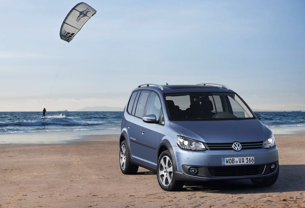 Volkswagen Cross Touran 2011