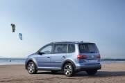 Volkswagen Cross Touran 2011