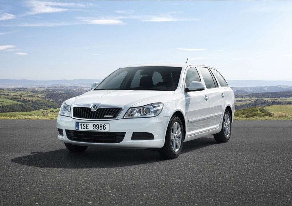 skoda-octavia-combi-greenline-2011-1